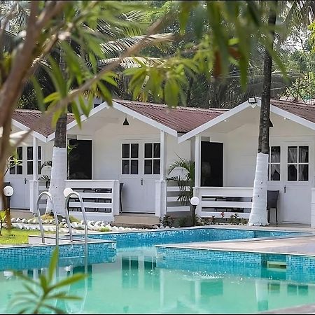 Seabliss Cottages Morjim Exterior foto
